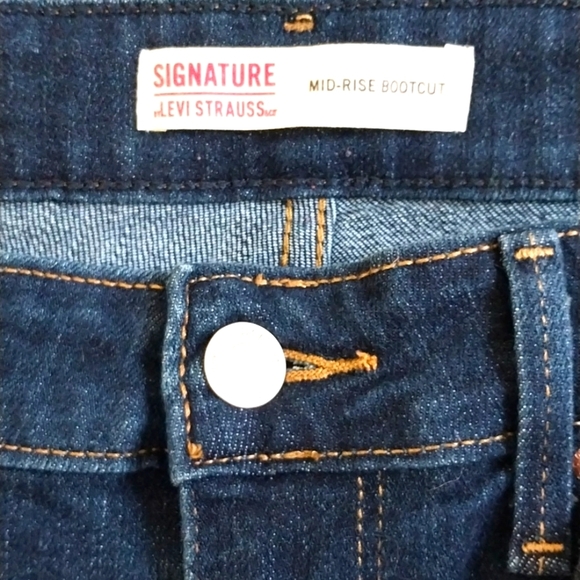 Levi's Jeans Signature Mid Rise Boot Cut Sz 8M - Picture 6 of 7